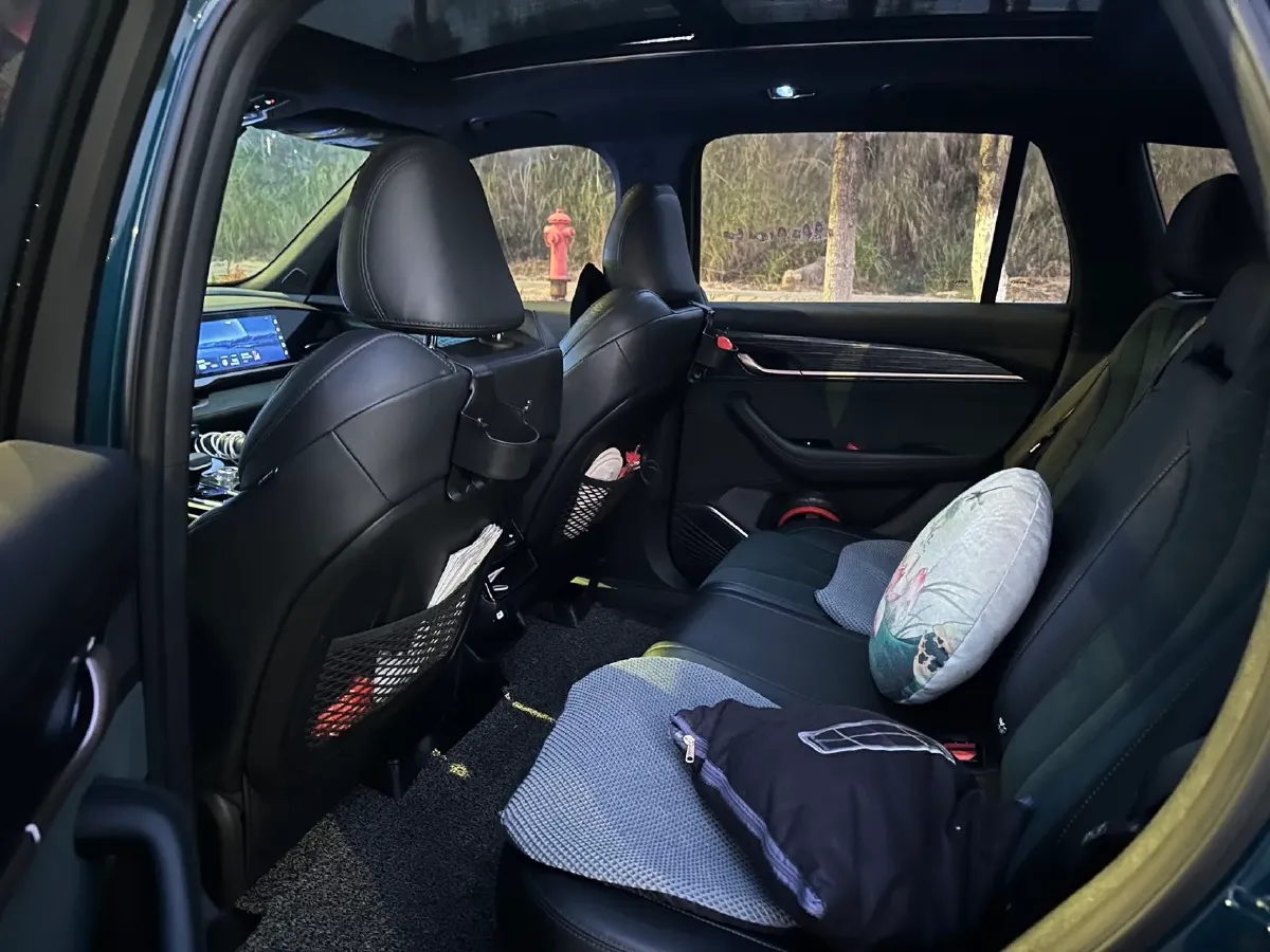 2021 Geely Monjaro 2.0T 218HP L4 7DCT,autocango,china used car exporter,china ev exporter,chinese used car exporter,chinese used ev exporter