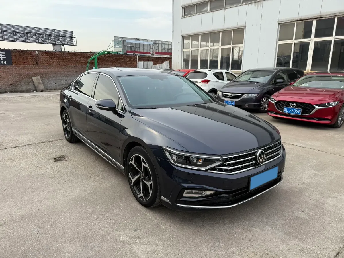 2023 Volkswagen Magotan 2.0T 186HP L4 7DCT,autocango,china used car exporter,china ev exporter,chinese used car exporter,chinese used ev exporter