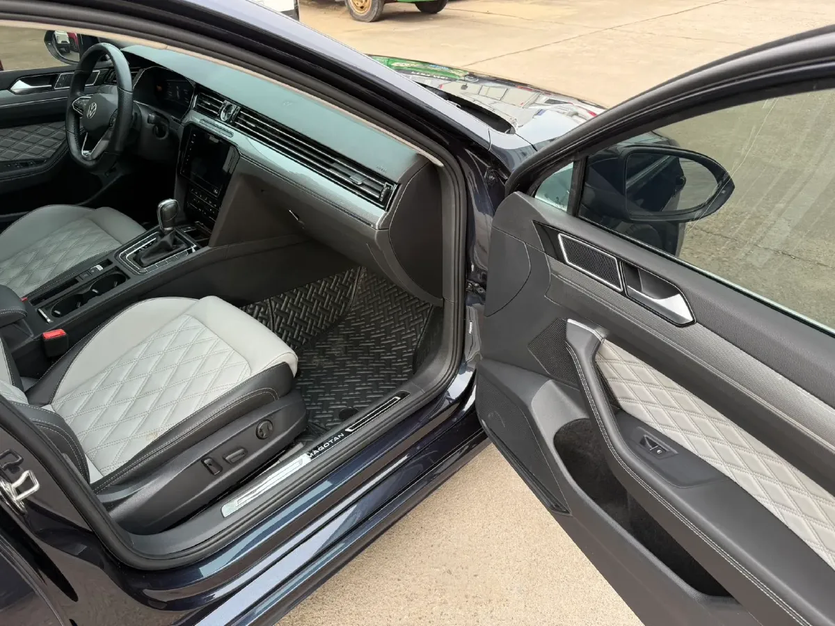 2023 Volkswagen Magotan 2.0T 186HP L4 7DCT,autocango,china used car exporter,china ev exporter,chinese used car exporter,chinese used ev exporter