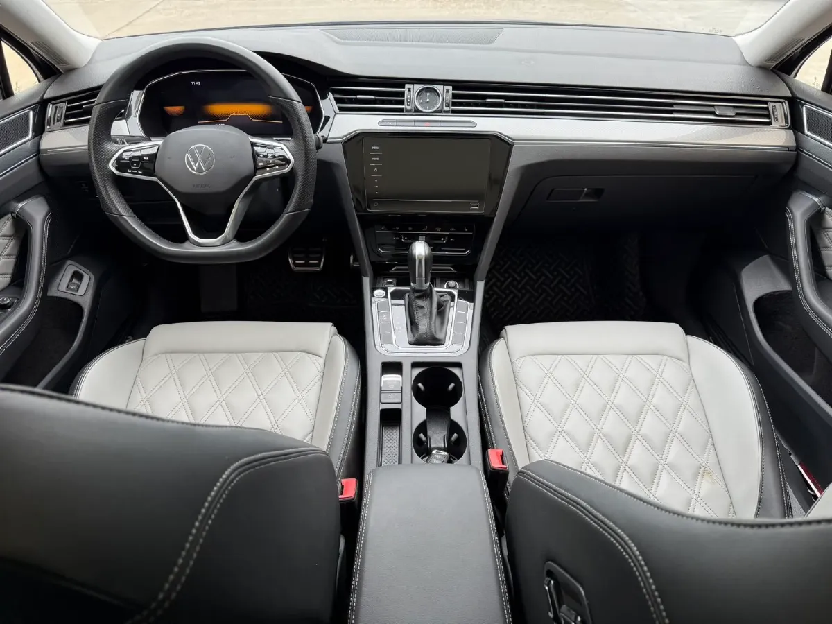 2023 Volkswagen Magotan 2.0T 186HP L4 7DCT,autocango,china used car exporter,china ev exporter,chinese used car exporter,chinese used ev exporter