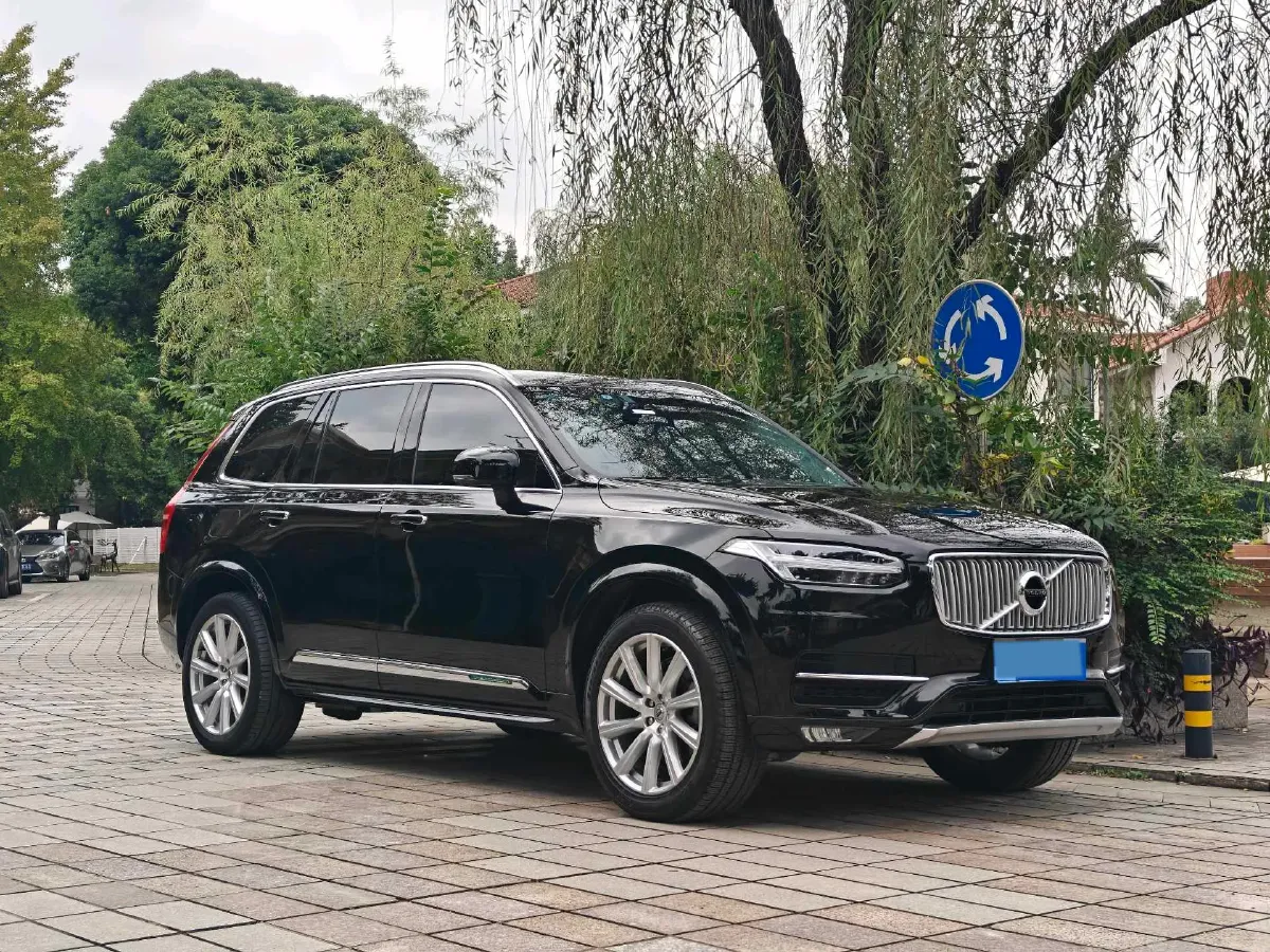 2018 Volvo XC90 2.0T 320HP L4 8AT,autocango,china used car exporter,china ev exporter,chinese used car exporter,chinese used ev exporter