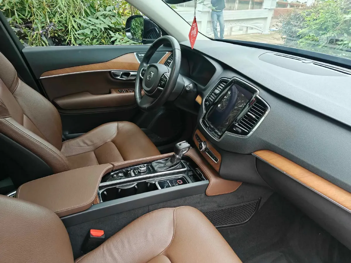 2018 Volvo XC90 2.0T 320HP L4 8AT,autocango,china used car exporter,china ev exporter,chinese used car exporter,chinese used ev exporter