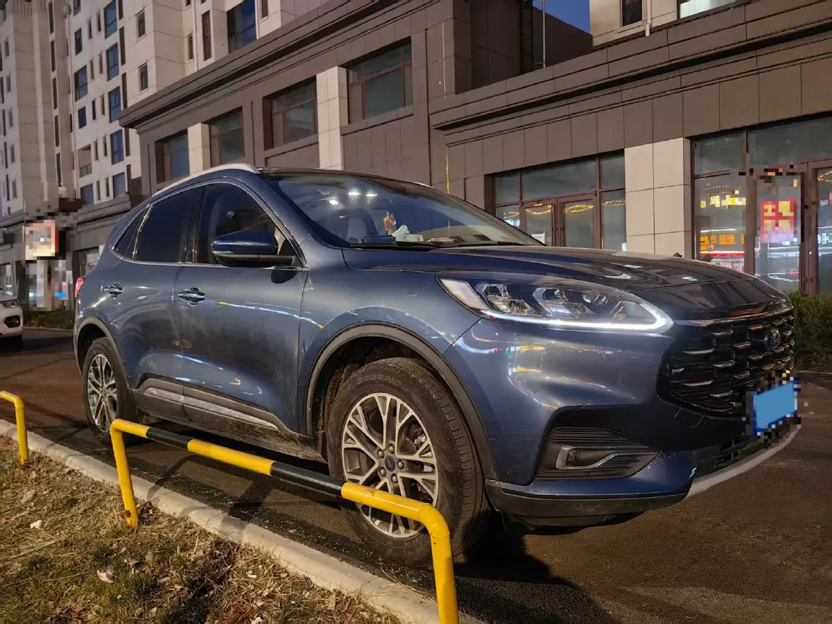 2020 Ford Escape 2.0T 248HP L4 8AT,autocango,china used car exporter,china ev exporter,chinese used car exporter,chinese used ev exporter