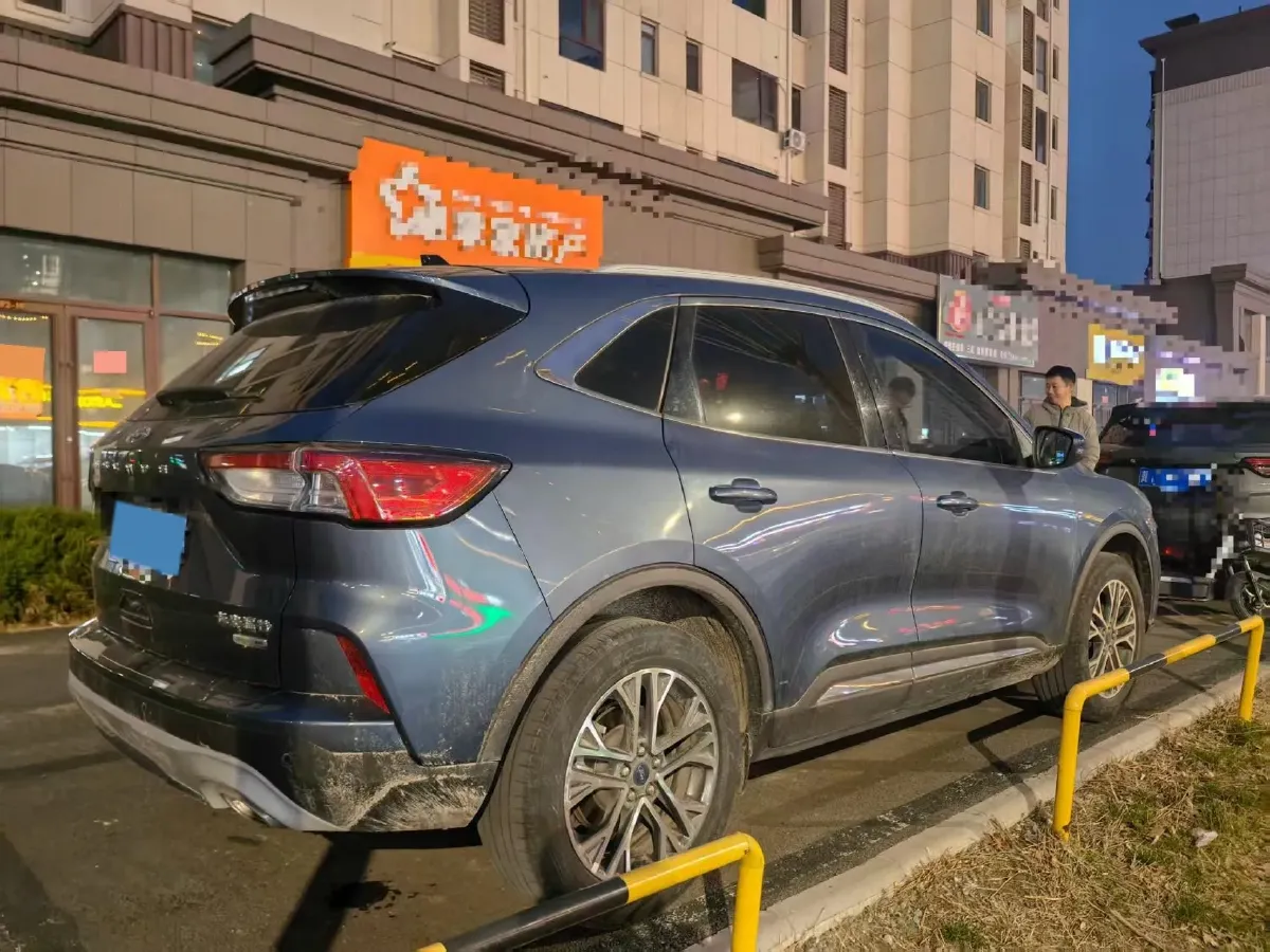 2020 Ford Escape 2.0T 248HP L4 8AT,autocango,china used car exporter,china ev exporter,chinese used car exporter,chinese used ev exporter