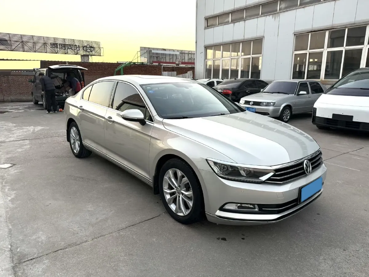 2019 Volkswagen Magotan 2.0T 186HP L4 7DCT,autocango,china used car exporter,china ev exporter,chinese used car exporter,chinese used ev exporter