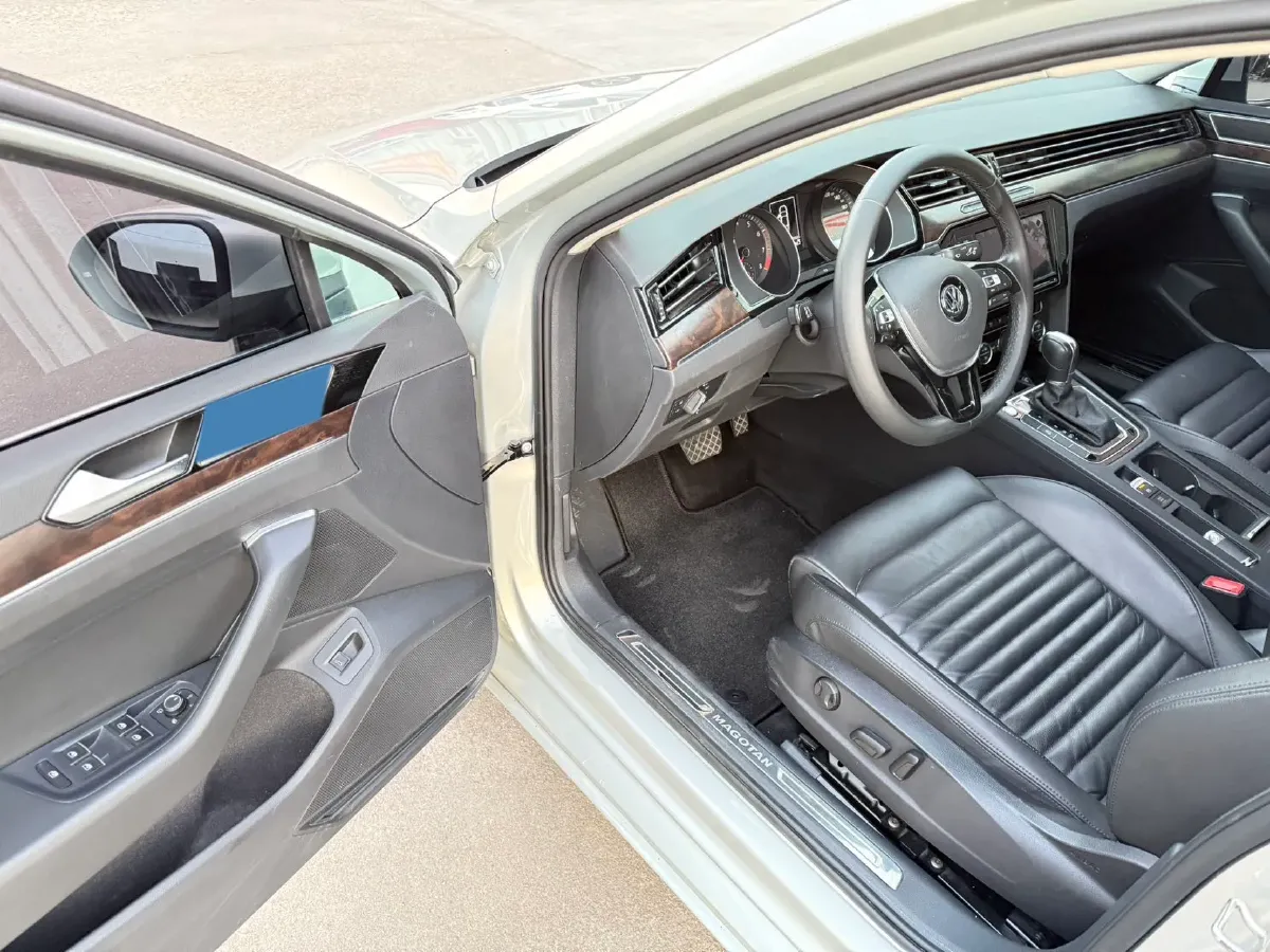 2019 Volkswagen Magotan 2.0T 186HP L4 7DCT,autocango,china used car exporter,china ev exporter,chinese used car exporter,chinese used ev exporter