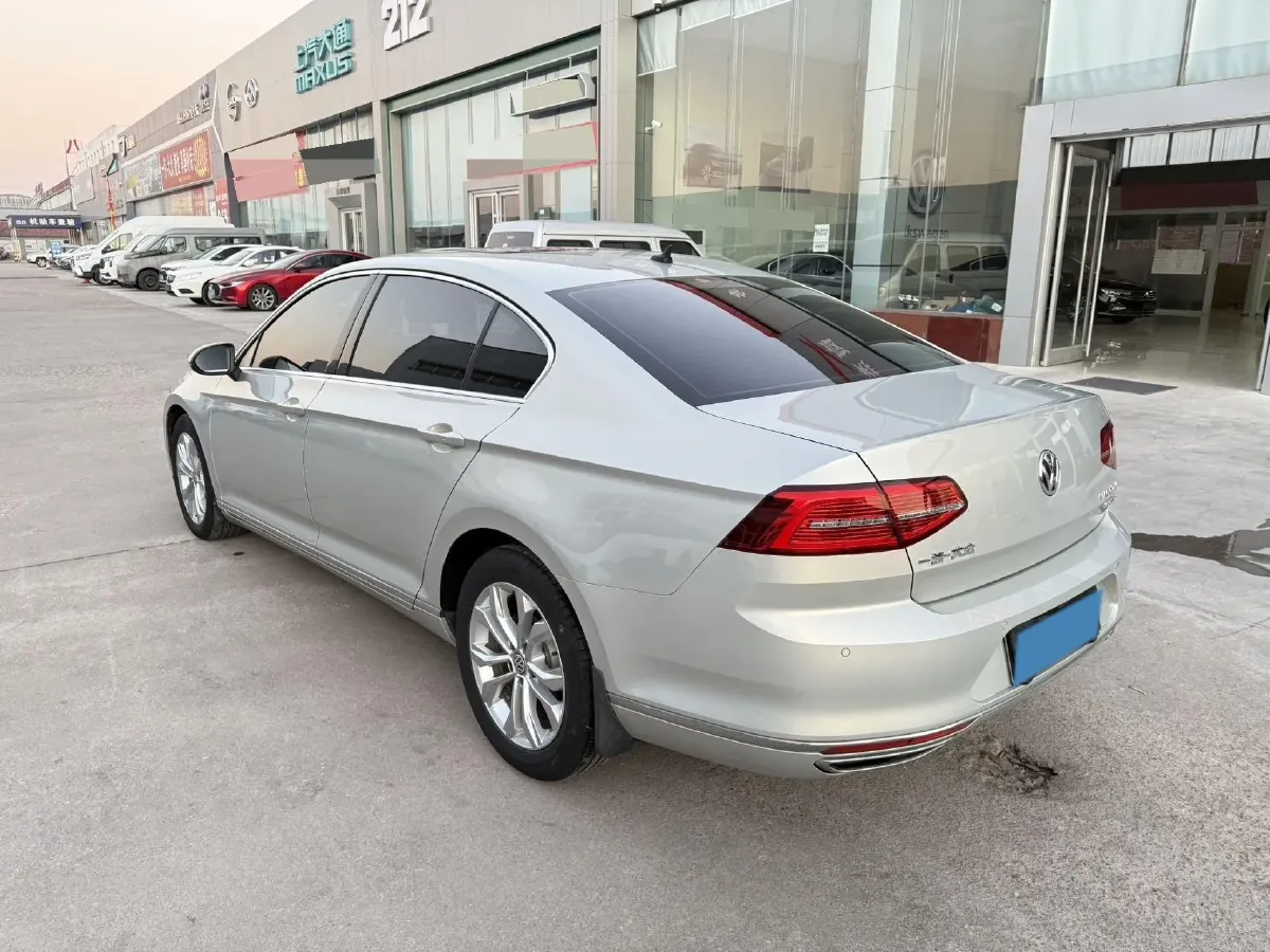 2019 Volkswagen Magotan 2.0T 186HP L4 7DCT,autocango,china used car exporter,china ev exporter,chinese used car exporter,chinese used ev exporter