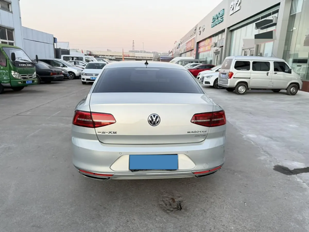2019 Volkswagen Magotan 2.0T 186HP L4 7DCT,autocango,china used car exporter,china ev exporter,chinese used car exporter,chinese used ev exporter