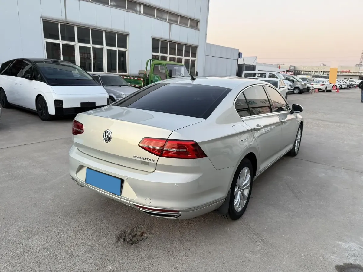 2019 Volkswagen Magotan 2.0T 186HP L4 7DCT,autocango,china used car exporter,china ev exporter,chinese used car exporter,chinese used ev exporter
