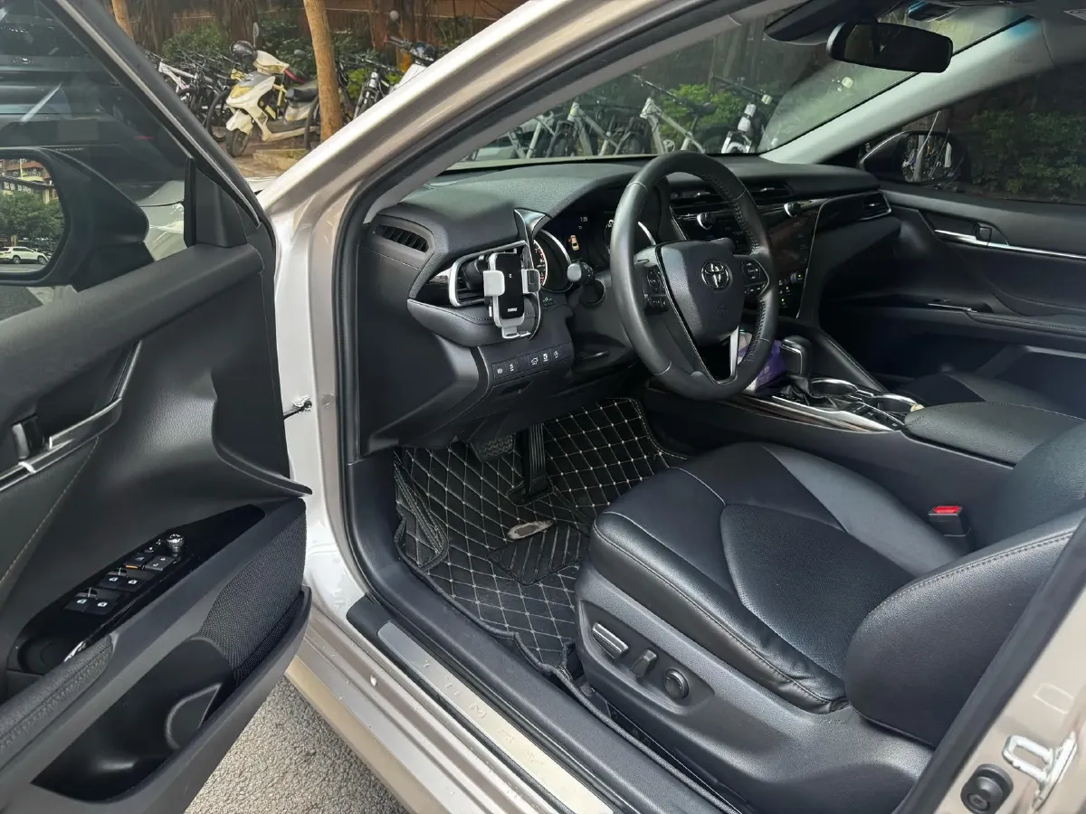 2019 Toyota Camry 2.5L 209HP L4 8AT,autocango,china used car exporter,china ev exporter,chinese used car exporter,chinese used ev exporter