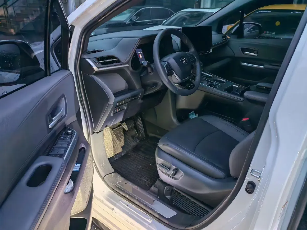2024 Toyota Sienna 2.5L 189HP L4 E-CVT Hybrid,autocango,china used car exporter,china ev exporter,chinese used car exporter,chinese used ev exporter
