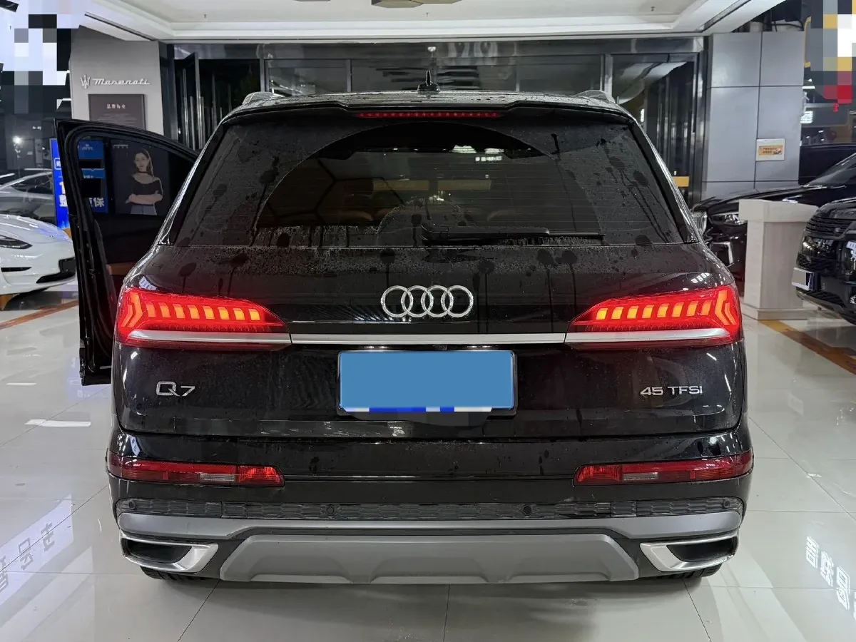 2023 Audi Q7 2.0T 265HP L4 8AT,autocango,china used car exporter,china ev exporter,chinese used car exporter,chinese used ev exporter