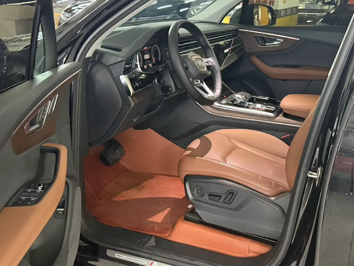 2023 Audi Q7 2.0T 265HP L4 8AT,autocango,china used car exporter,china ev exporter,chinese used car exporter,chinese used ev exporter