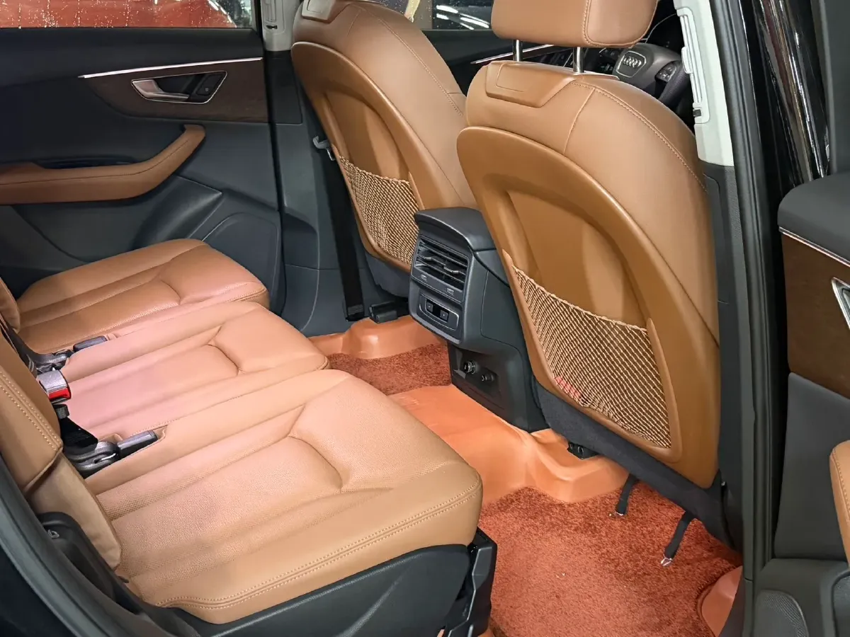 2023 Audi Q7 2.0T 265HP L4 8AT,autocango,china used car exporter,china ev exporter,chinese used car exporter,chinese used ev exporter