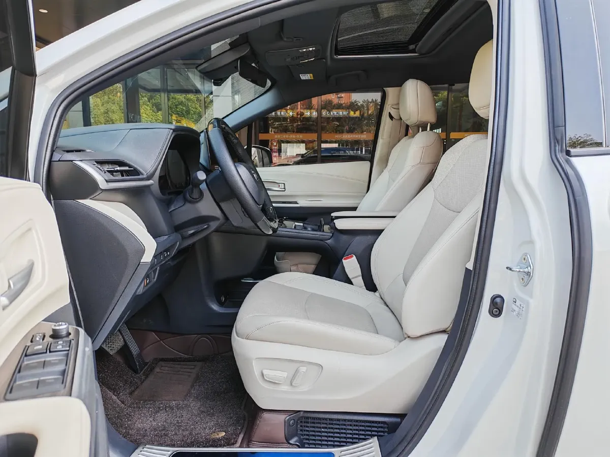 2024 Toyota Sienna 2.5L 189HP L4 E-CVT Hybrid,autocango,china used car exporter,china ev exporter,chinese used car exporter,chinese used ev exporter