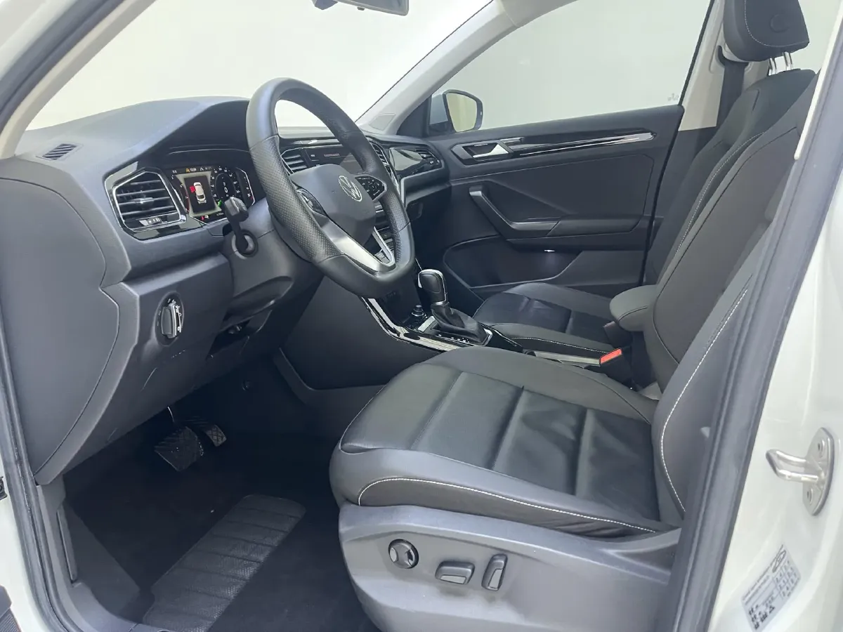 2022 Volkswagen T-Roc 1.4T 150HP L4 7DCT,autocango,china used car exporter,china ev exporter,chinese used car exporter,chinese used ev exporter