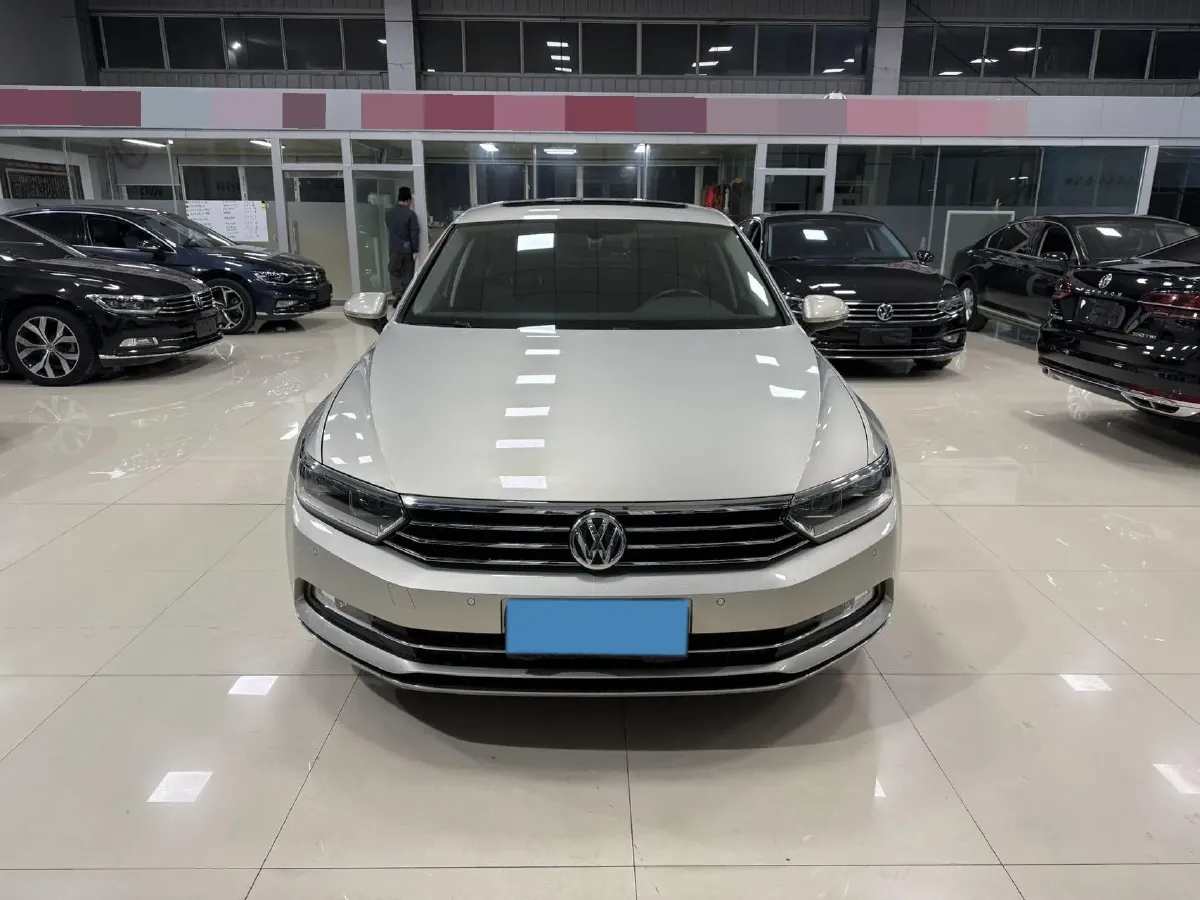 2018 Volkswagen Magotan 1.8T 180HP L4 7DCT,autocango,china used car exporter,china ev exporter,chinese used car exporter,chinese used ev exporter