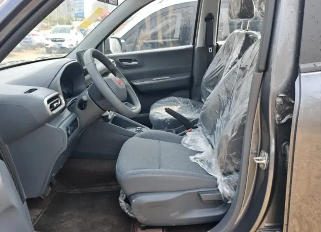 2025 WuLing HongGuang New Energy REEV 99HP REEV,autocango,china used car exporter,china ev exporter,chinese used car exporter,chinese used ev exporter