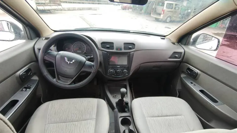 2018 WuLing HongGuang 1.5L 105HP L4 5MT,autocango,china used car exporter,china ev exporter,chinese used car exporter,chinese used ev exporter