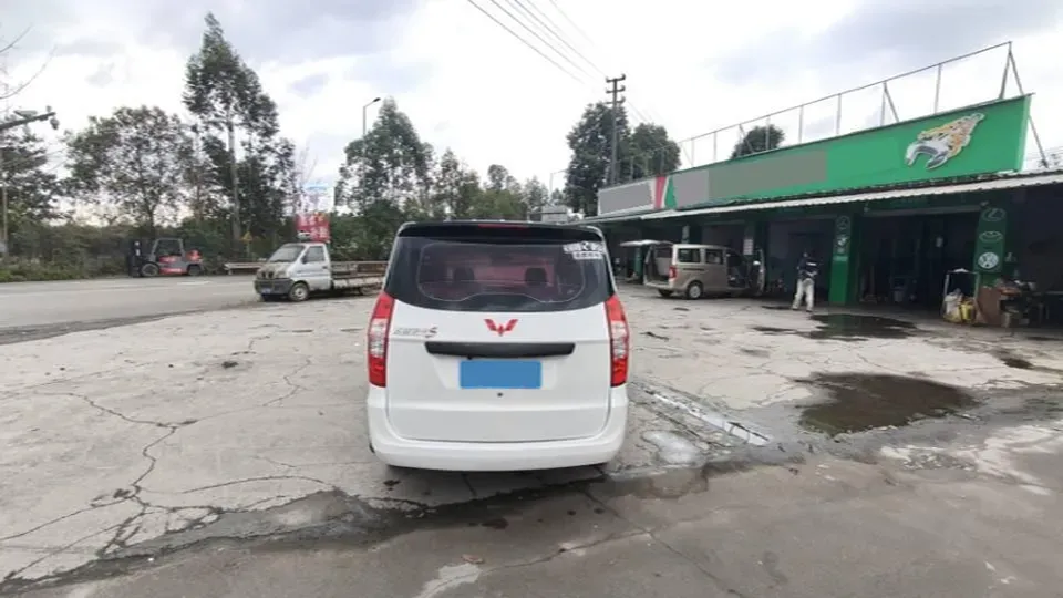 2018 WuLing HongGuang 1.5L 105HP L4 5MT,autocango,china used car exporter,china ev exporter,chinese used car exporter,chinese used ev exporter