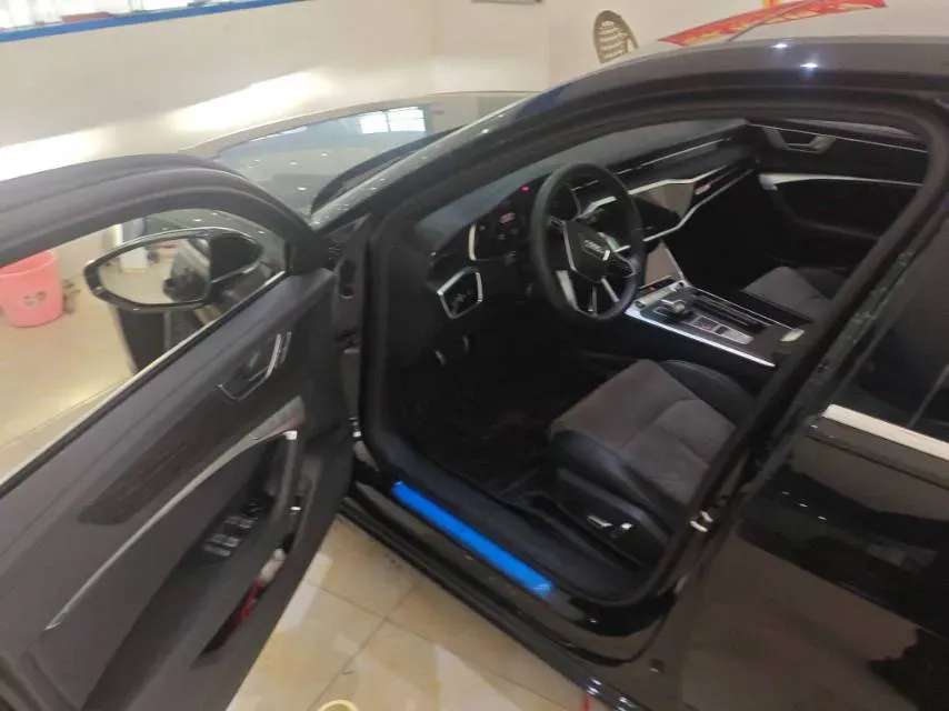 2024 Audi A6L 2.0T 245HP L4 7DCT,autocango,china used car exporter,china ev exporter,chinese used car exporter,chinese used ev exporter