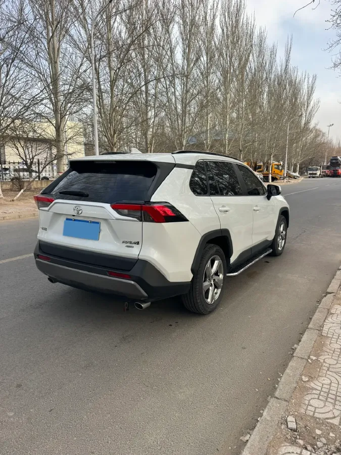 2021 Toyota RAV4 2.0L 171HP L4 CVT,autocango,china used car exporter,china ev exporter,chinese used car exporter,chinese used ev exporter