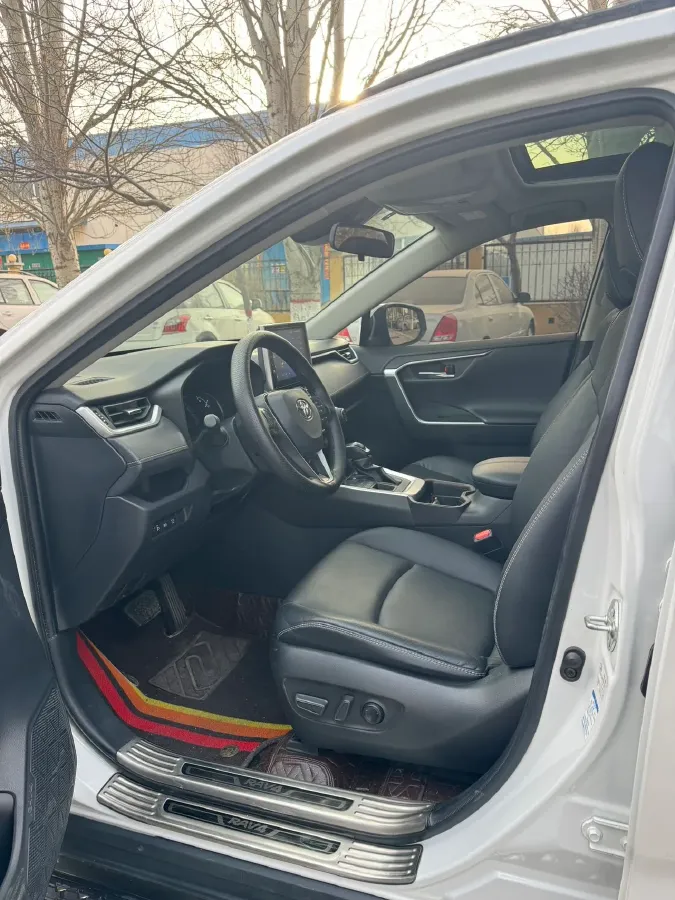 2021 Toyota RAV4 2.0L 171HP L4 CVT,autocango,china used car exporter,china ev exporter,chinese used car exporter,chinese used ev exporter