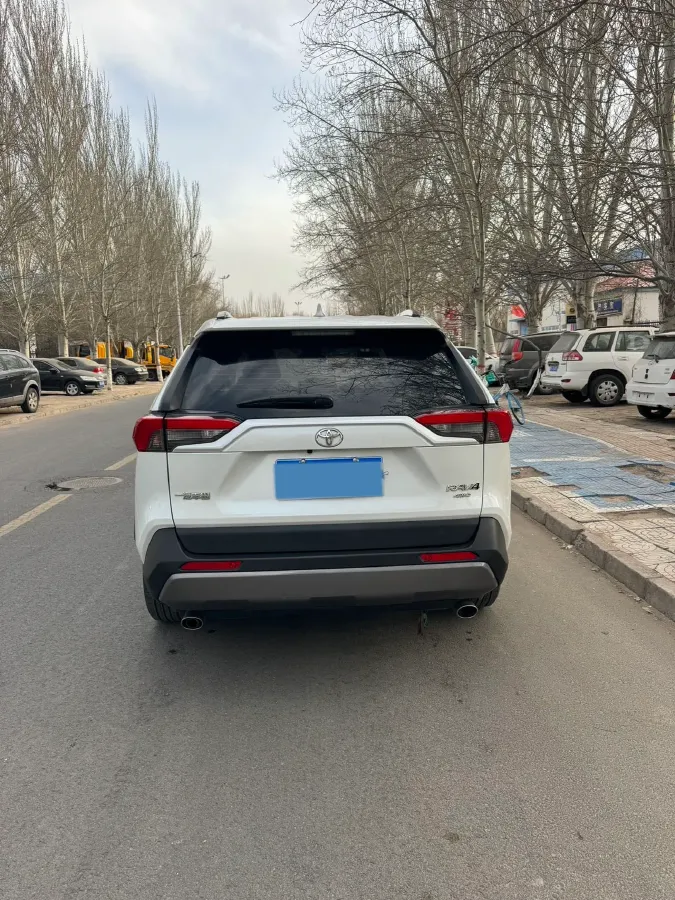 2021 Toyota RAV4 2.0L 171HP L4 CVT,autocango,china used car exporter,china ev exporter,chinese used car exporter,chinese used ev exporter