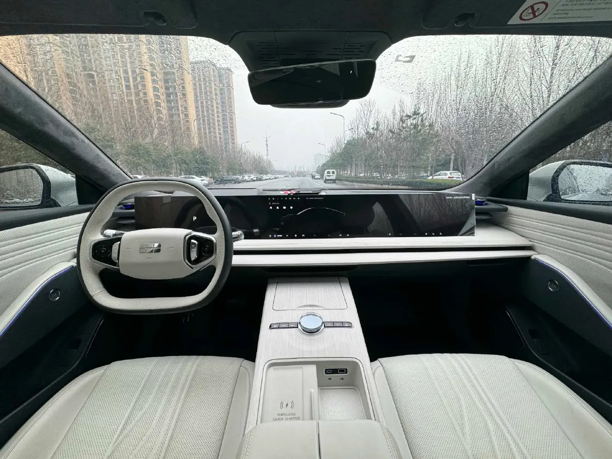 2024 Geely Galaxy E8 BEV 62KWH,autocango,china used car exporter,china ev exporter,chinese used car exporter,chinese used ev exporter