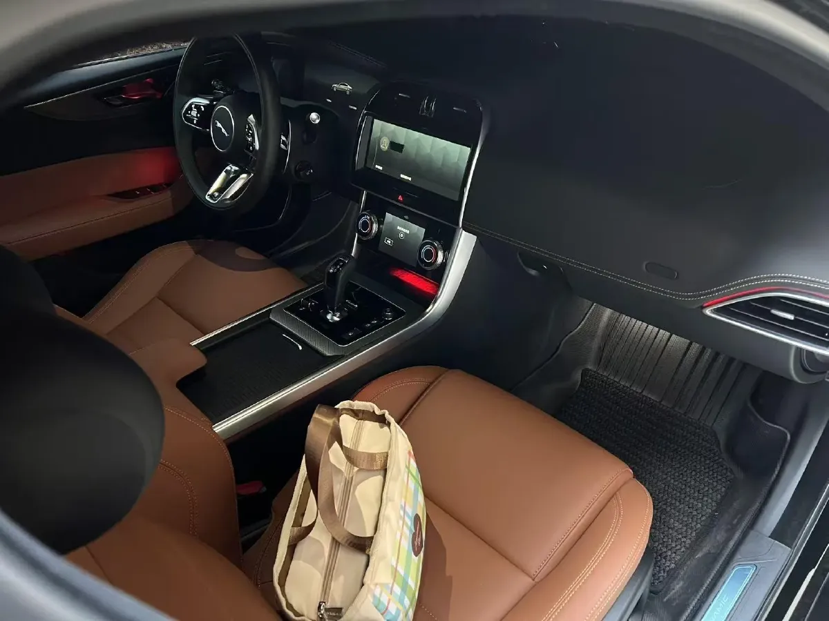 2024 Jaguar XEL 2.0T 250HP L4 8AT,autocango,china used car exporter,china ev exporter,chinese used car exporter,chinese used ev exporter
