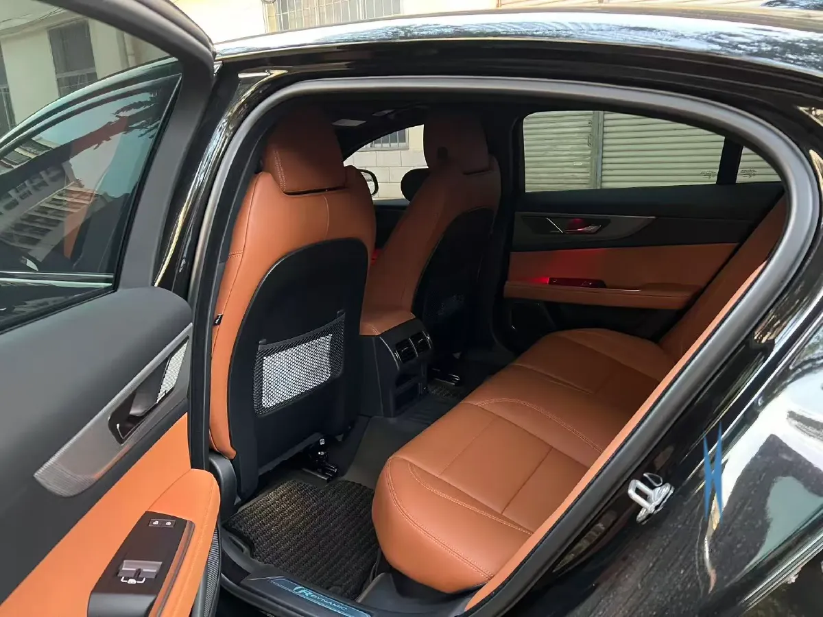 2024 Jaguar XEL 2.0T 250HP L4 8AT,autocango,china used car exporter,china ev exporter,chinese used car exporter,chinese used ev exporter