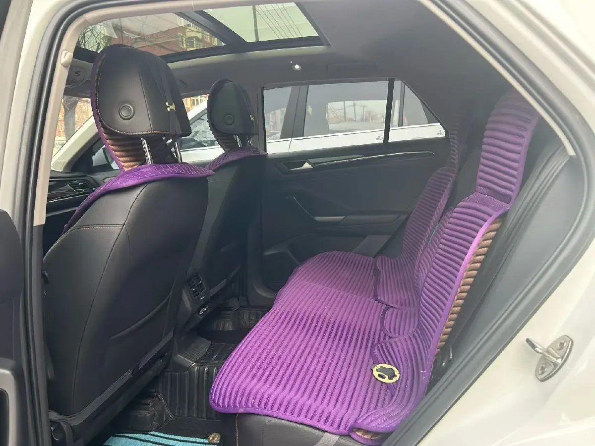 2021 Volkswagen T-Roc 1.4T 150HP L4 7DCT,autocango,china used car exporter,china ev exporter,chinese used car exporter,chinese used ev exporter