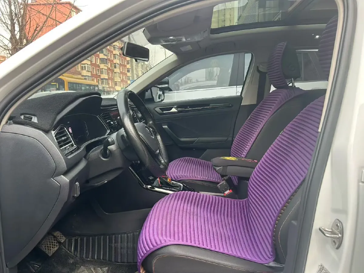 2021 Volkswagen T-Roc 1.4T 150HP L4 7DCT,autocango,china used car exporter,china ev exporter,chinese used car exporter,chinese used ev exporter