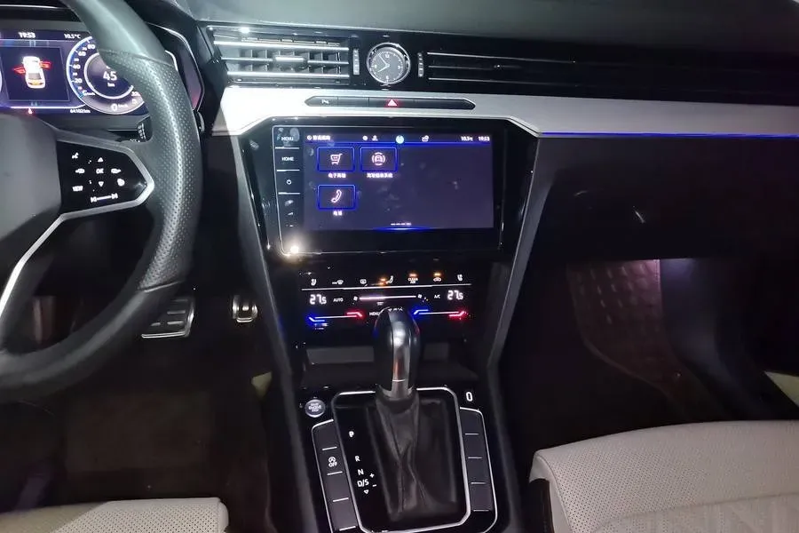 2023 Volkswagen Magotan 2.0T 186HP L4 7DCT,autocango,china used car exporter,china ev exporter,chinese used car exporter,chinese used ev exporter