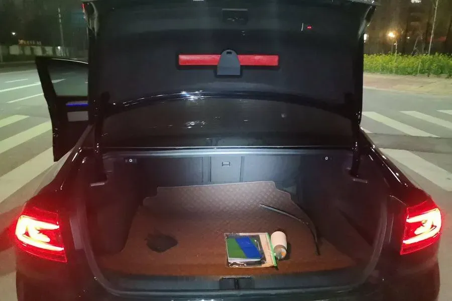 2023 Volkswagen Magotan 2.0T 186HP L4 7DCT,autocango,china used car exporter,china ev exporter,chinese used car exporter,chinese used ev exporter