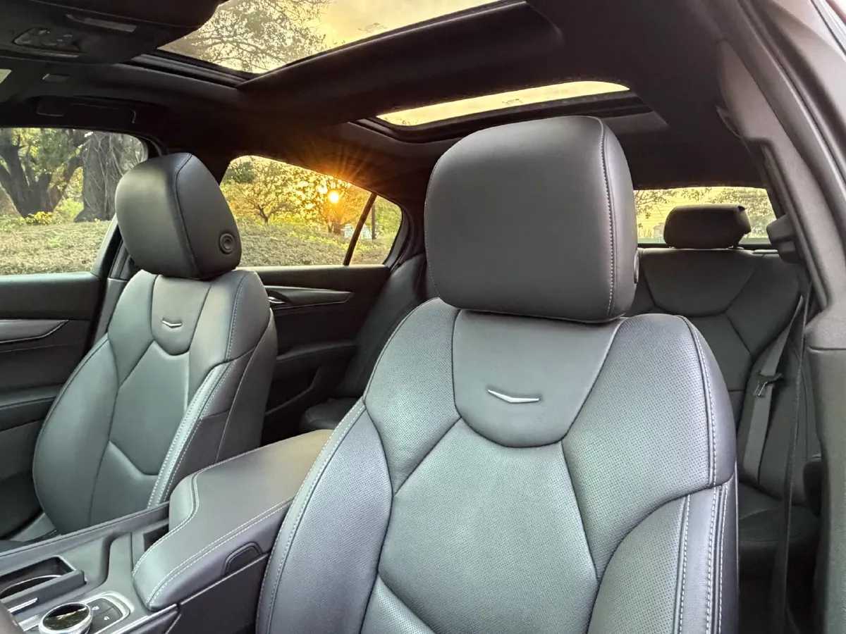 2022 Cadillac CT5 2.0T 237HP L4 10AT,autocango,china used car exporter,china ev exporter,chinese used car exporter,chinese used ev exporter