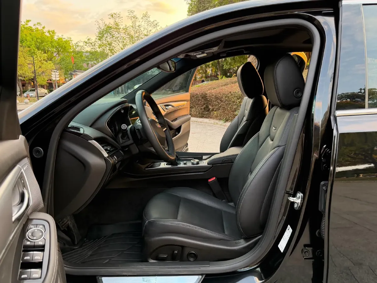 2022 Cadillac CT5 2.0T 237HP L4 10AT,autocango,china used car exporter,china ev exporter,chinese used car exporter,chinese used ev exporter