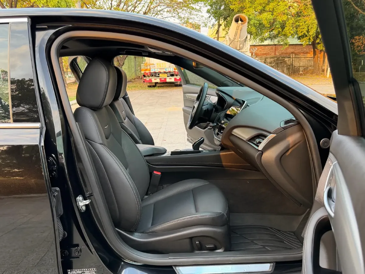 2022 Cadillac CT5 2.0T 237HP L4 10AT,autocango,china used car exporter,china ev exporter,chinese used car exporter,chinese used ev exporter