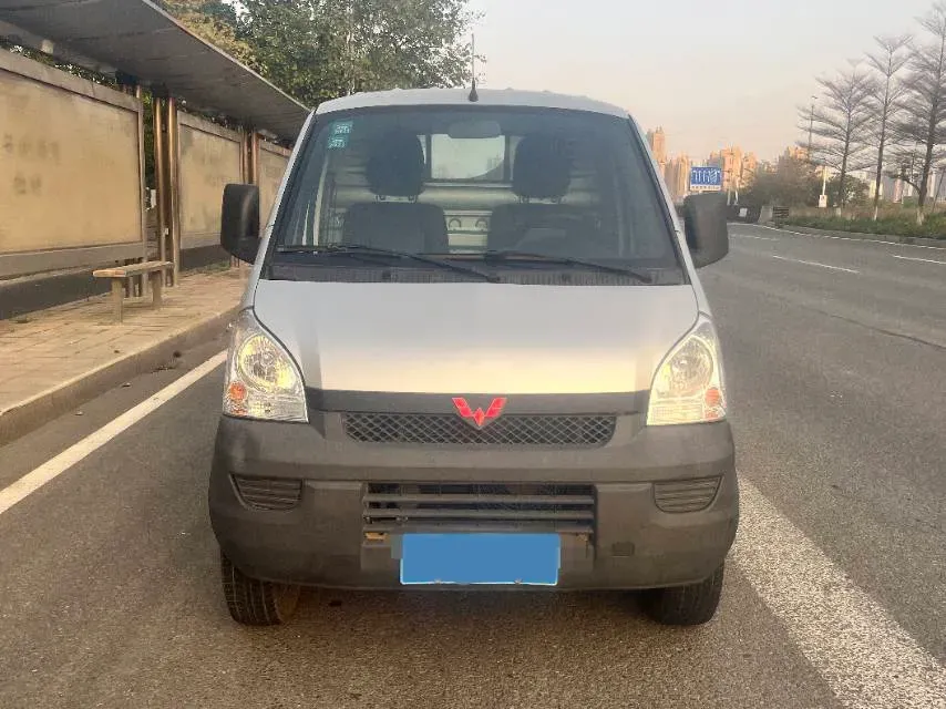 2020 WuLing RongGuang Mini Truck 1.5L 99HP L4 5MT,autocango,china used car exporter,china ev exporter,chinese used car exporter,chinese used ev exporter