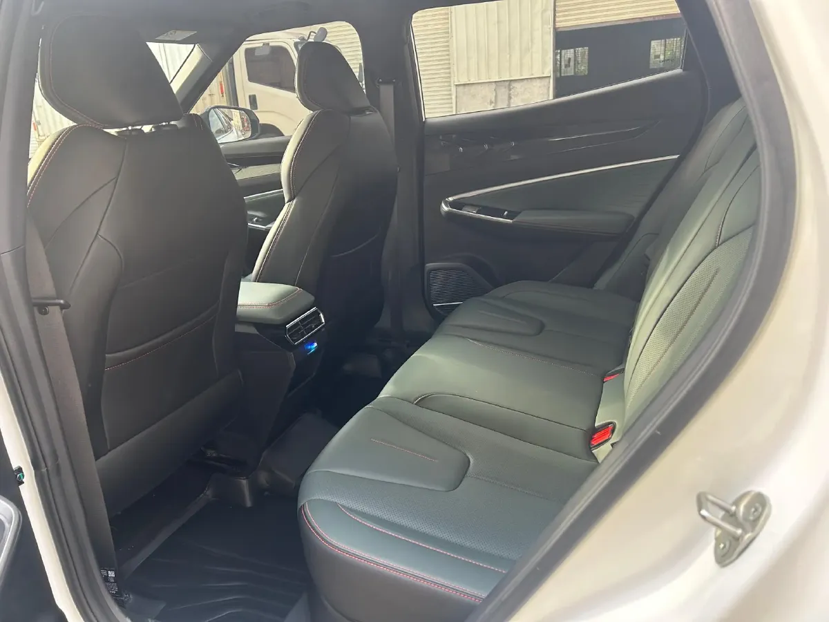 2024 Geely Azkarra 1.5T 181HP L4 7DCT,autocango,china used car exporter,china ev exporter,chinese used car exporter,chinese used ev exporter