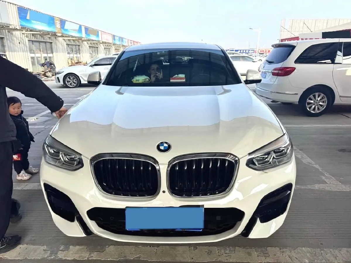 2020 BMW X4 2.0T 252HP L4 8AT,autocango,china used car exporter,china ev exporter,chinese used car exporter,chinese used ev exporter