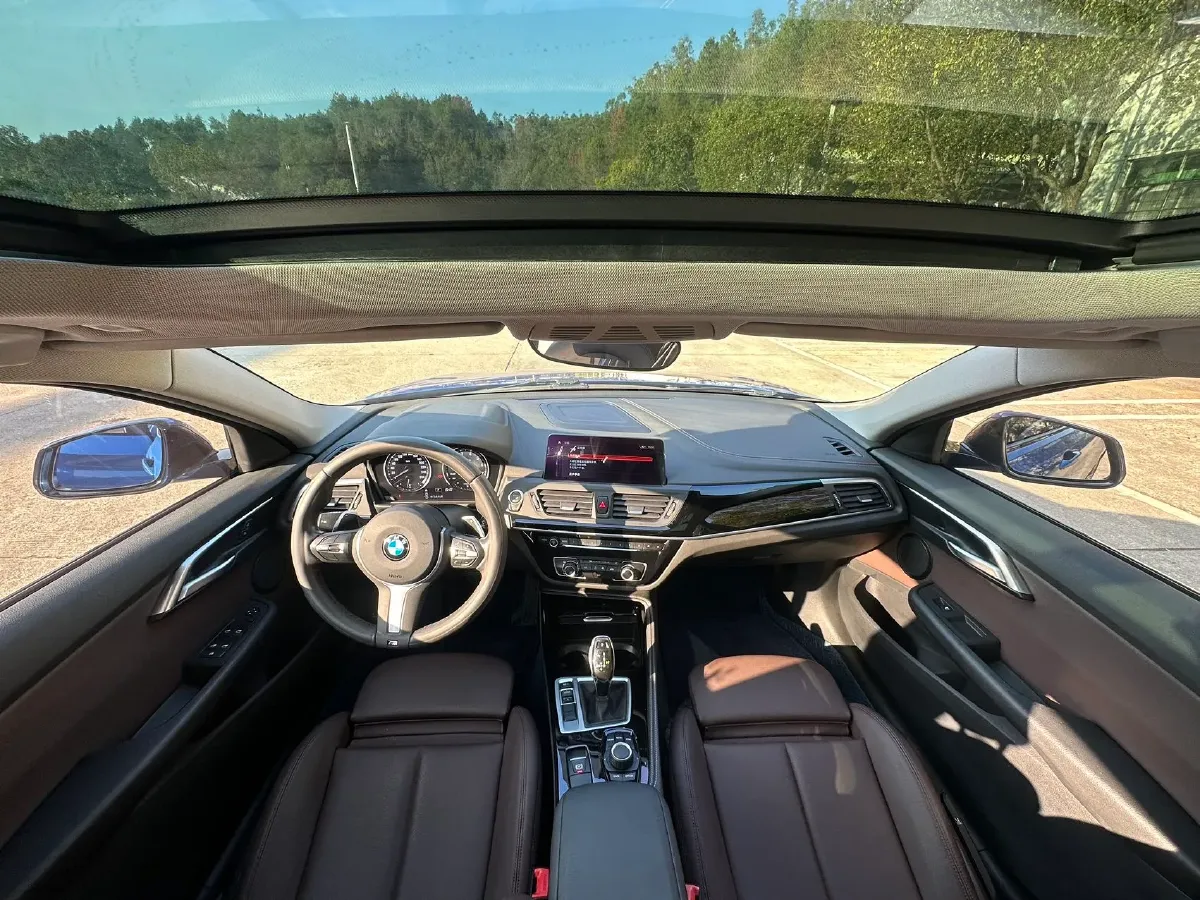 2020 BMW 1 Series 2.0T 192HP L4 7DCT,autocango,china used car exporter,china ev exporter,chinese used car exporter,chinese used ev exporter