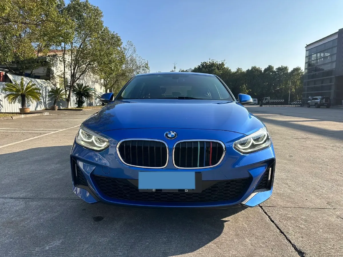 2020 BMW 1 Series 2.0T 192HP L4 7DCT,autocango,china used car exporter,china ev exporter,chinese used car exporter,chinese used ev exporter