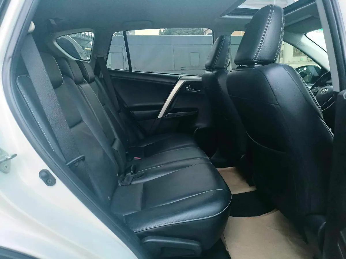 2018 Toyota RAV4 2.0L 151HP L4 CVT,autocango,china used car exporter,china ev exporter,chinese used car exporter,chinese used ev exporter