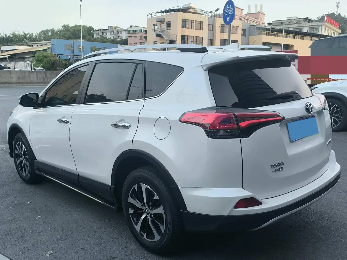 2018 Toyota RAV4 2.0L 151HP L4 CVT,autocango,china used car exporter,china ev exporter,chinese used car exporter,chinese used ev exporter