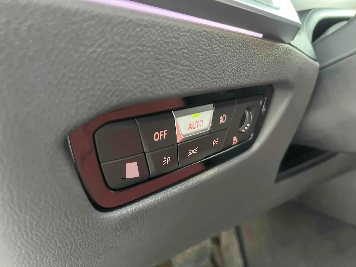 2022 BMW 3 Series 2.0T 258HP L4 8AT,autocango,china used car exporter,china ev exporter,chinese used car exporter,chinese used ev exporter