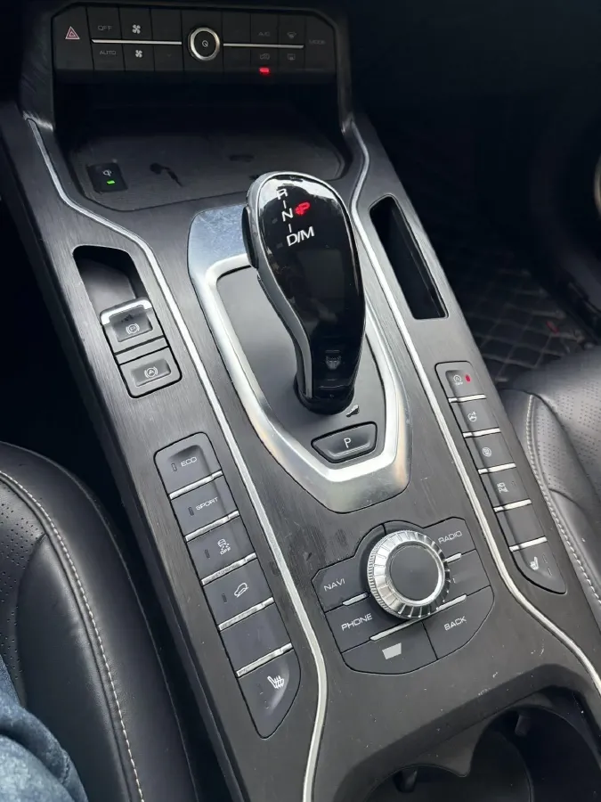 2018 WEY VV6 2.0T 197HP L4 7DCT,autocango,china used car exporter,china ev exporter,chinese used car exporter,chinese used ev exporter