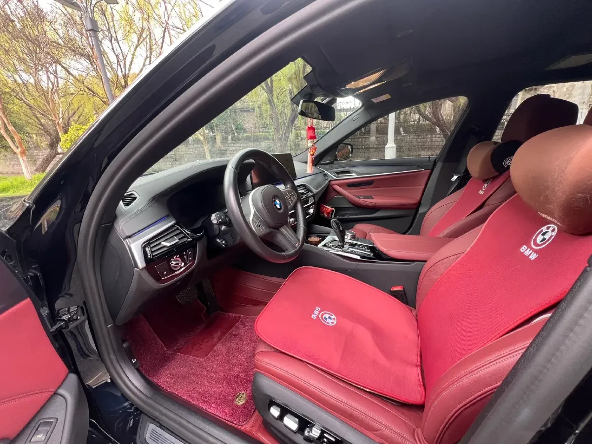 2023 BMW 5 Series 2.0T 245HP L4 8AT,autocango,china used car exporter,china ev exporter,chinese used car exporter,chinese used ev exporter