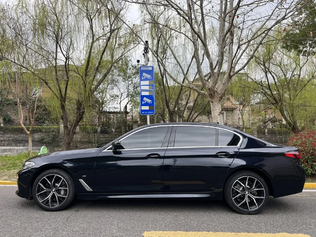 2023 BMW 5 Series 2.0T 245HP L4 8AT,autocango,china used car exporter,china ev exporter,chinese used car exporter,chinese used ev exporter