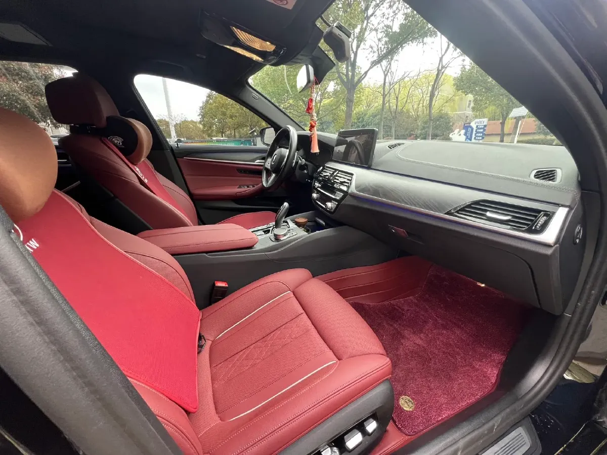 2023 BMW 5 Series 2.0T 245HP L4 8AT,autocango,china used car exporter,china ev exporter,chinese used car exporter,chinese used ev exporter